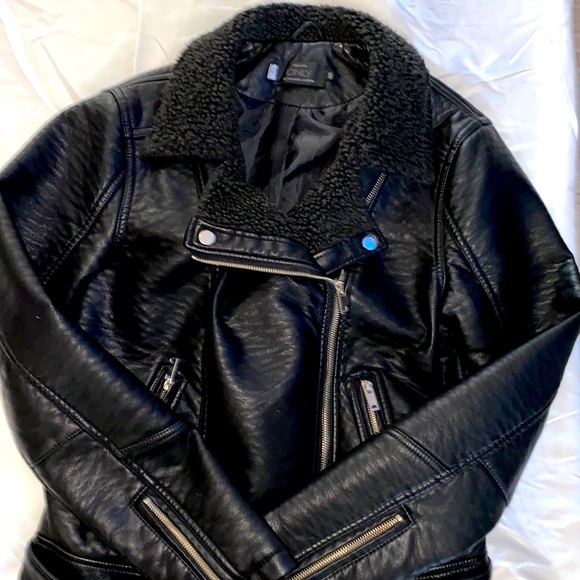 Veste de similicuir et mouton Only size 40 or US 10. - Picture 1 of 4